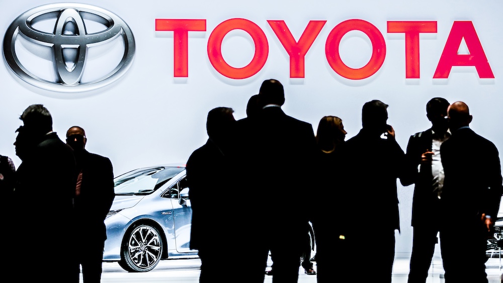 2021-05-10T095826Z_2095233265_RC2XCN9SGM4B_RTRMADP_3_CLIMATE-CHANGE-TOYOTA-INVESTORS (1)re