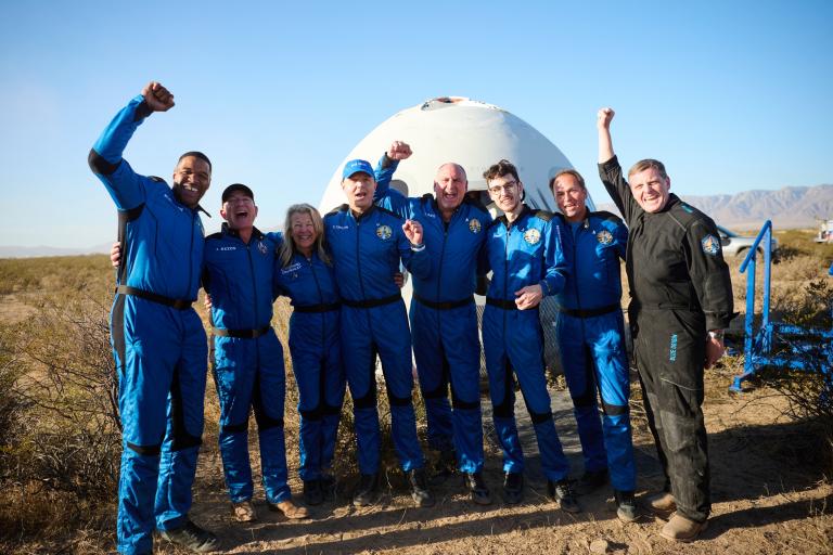 blueorigin-gallery-ns19-recovery-crew-celebration